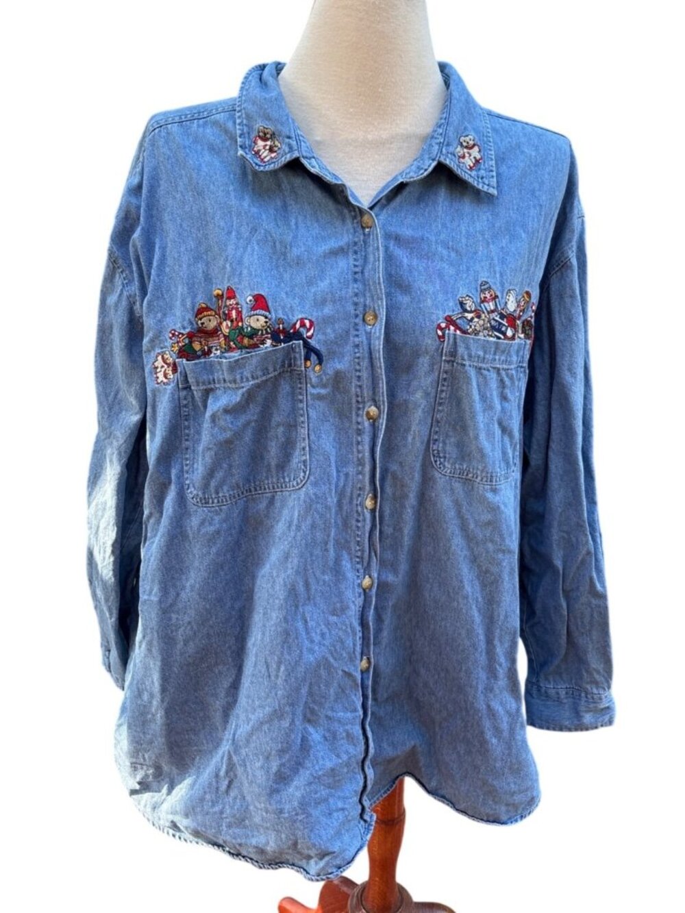 Vintage Denim Button-Up Shirt Holiday Embroidered Bears Size Medium Teachercore